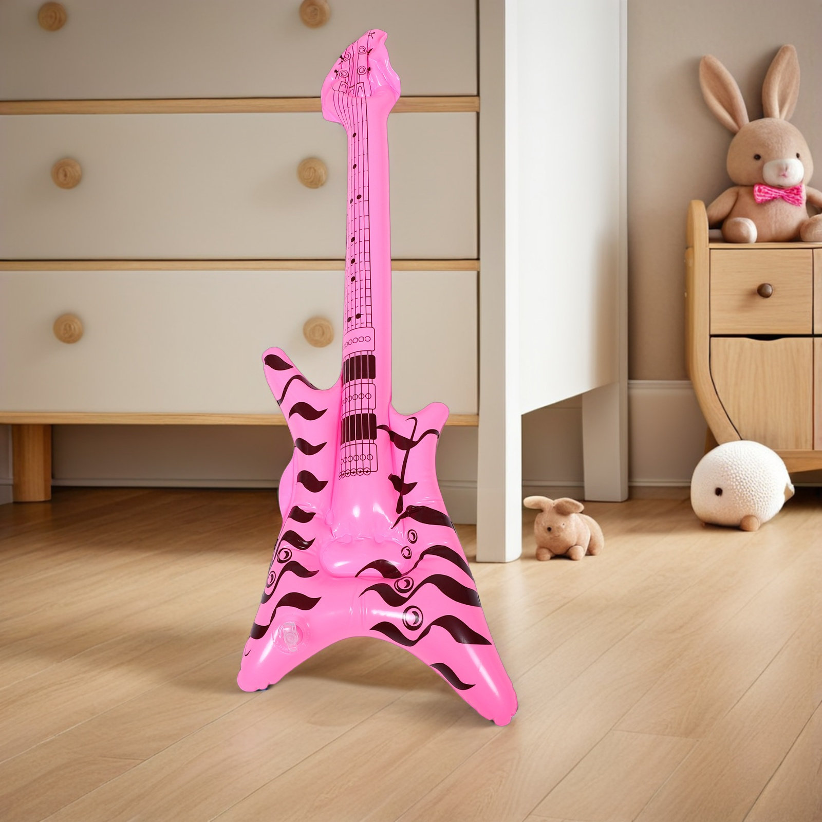 Musical Instrument That You Blow Into - Надувная ретро-гитара в стиле рок-н-ролл 80-х